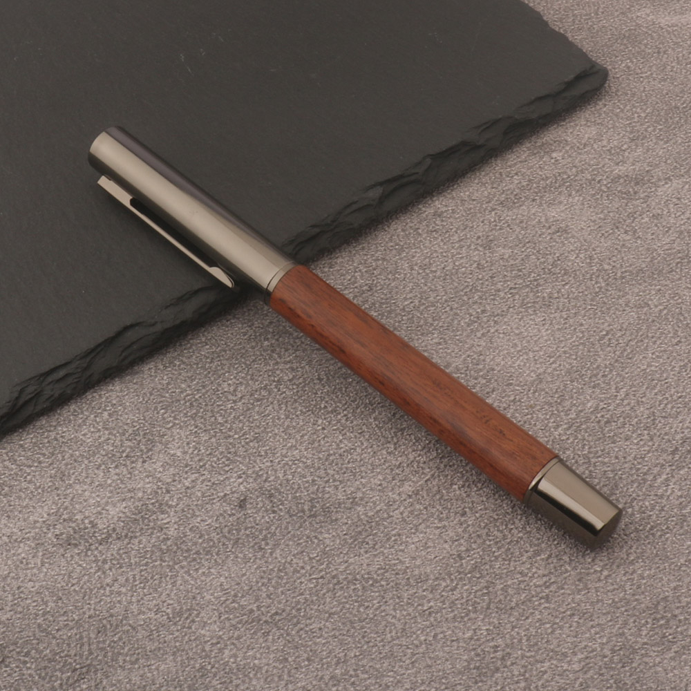 Houten rollerballpen van hoge  - High Tech Office Accessories recensie en prijs