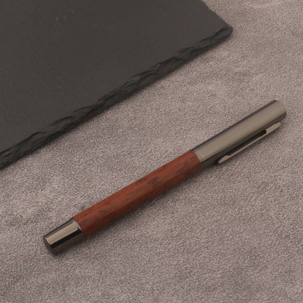 Houten rollerballpen van hoge  - High Tech Office Accessories recensie en prijs